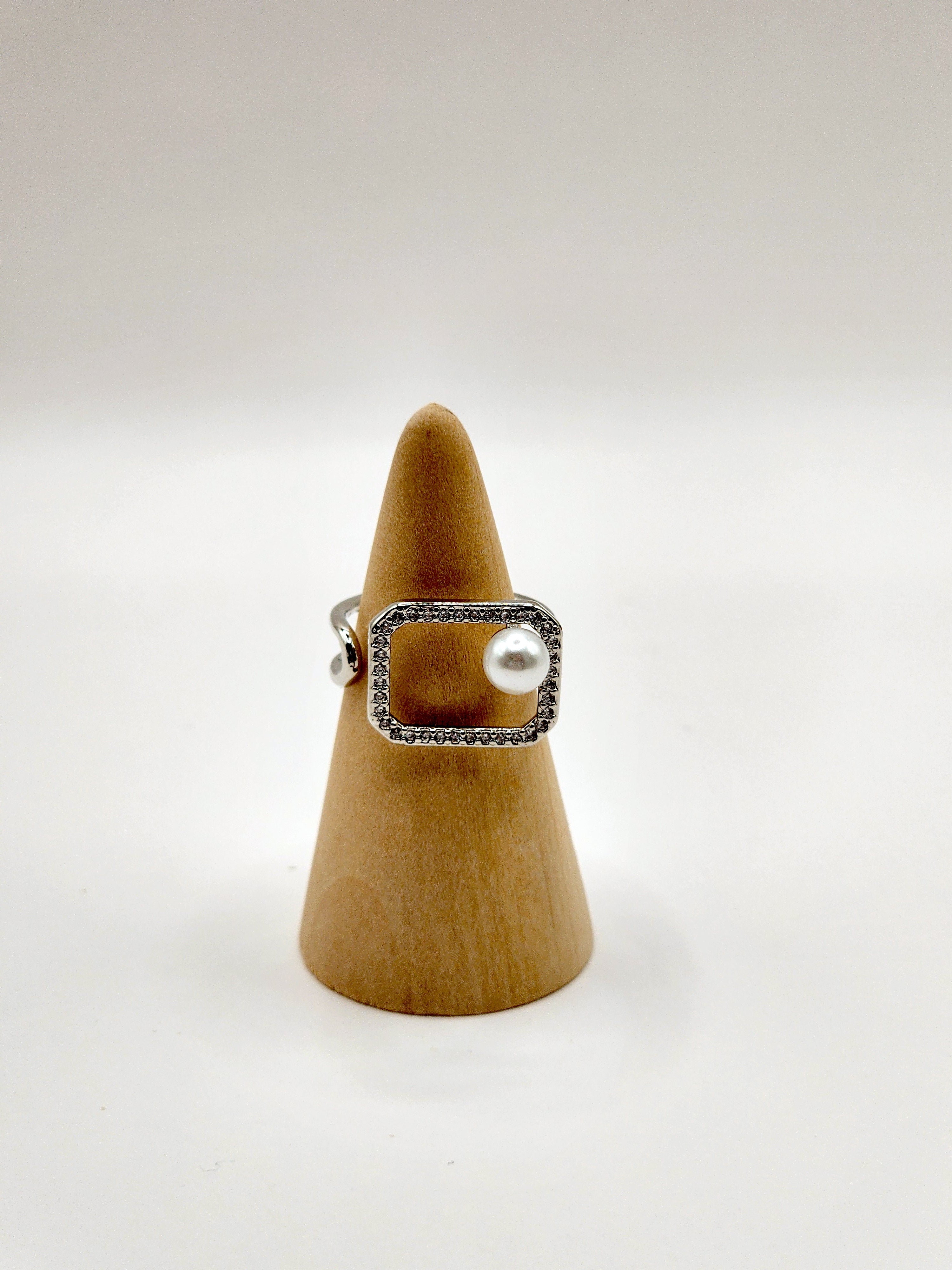 Adjustable Rectangular Pearl Ring